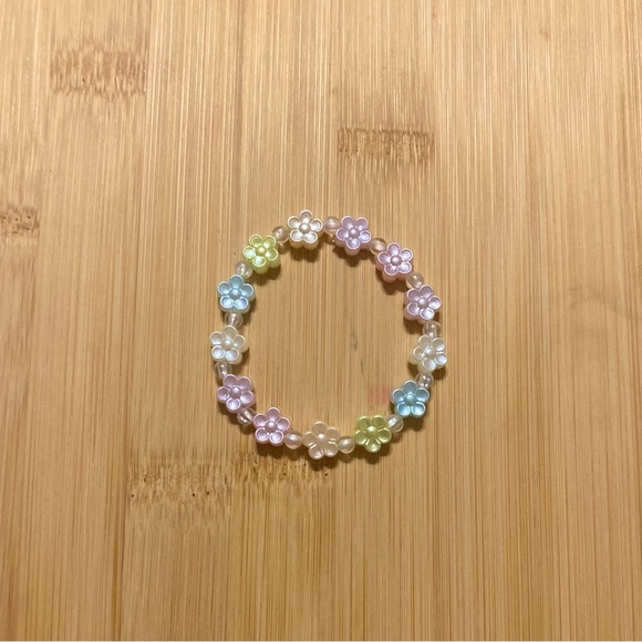 I am selling bracelets,necklace,ring - Picture 1 of 4